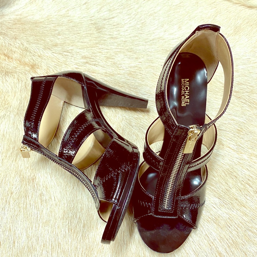 Michael kors sandals size 8.5